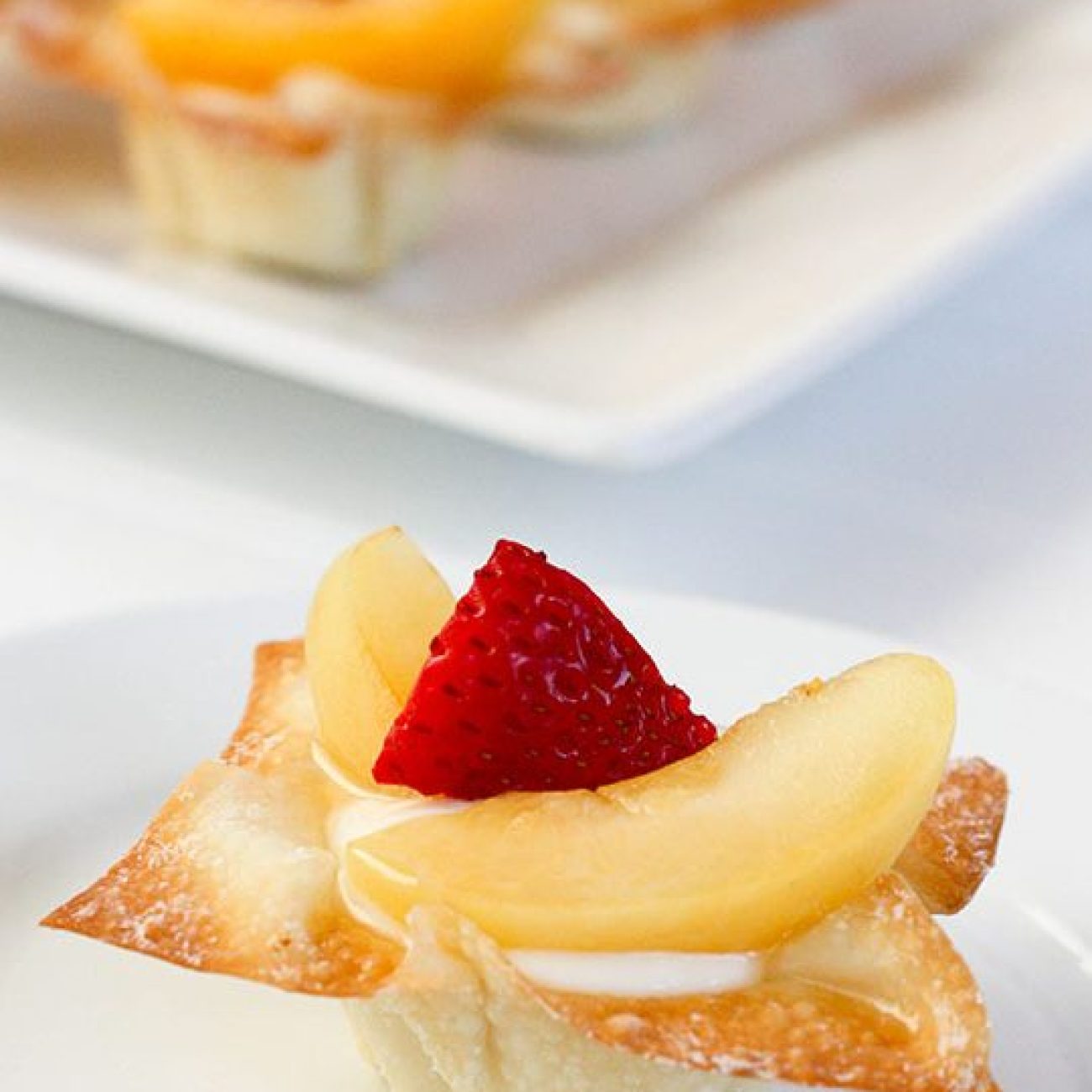 Fruit-Filled Wonton Cups: A Deliciously Light Dessert Recipe