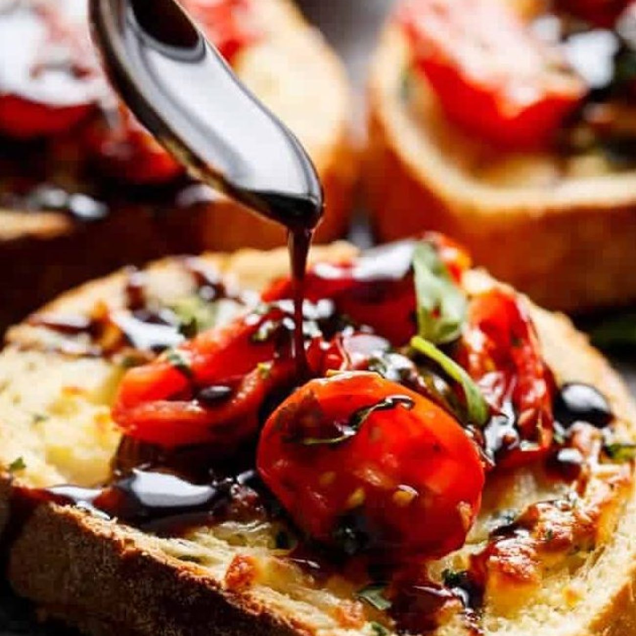 Garlic Bread With Ripe Tomatoes And