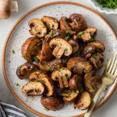 Garlic Button Mushrooms With Breadcrumbs