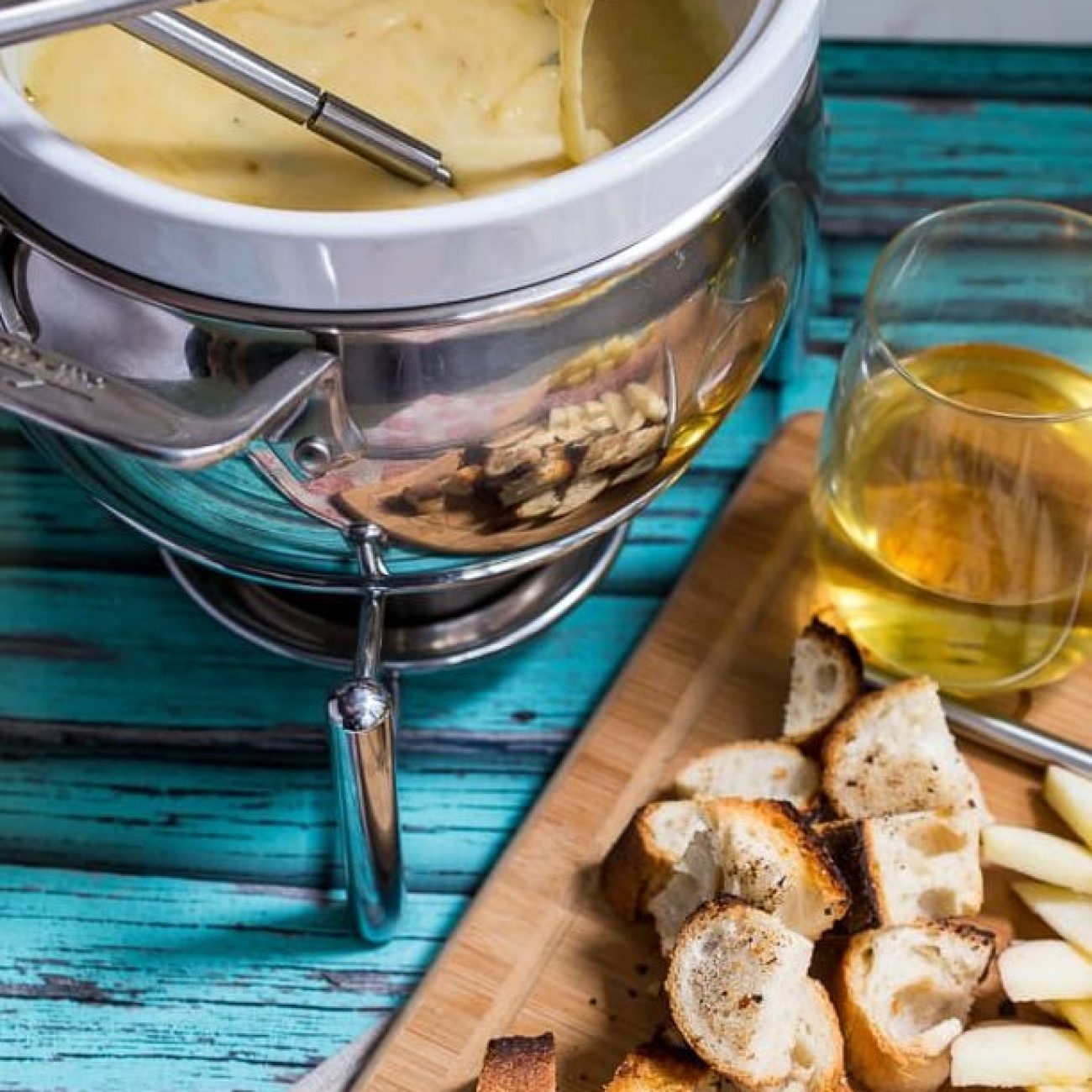 Garlic Spinach Cheese Fondue The Stinking