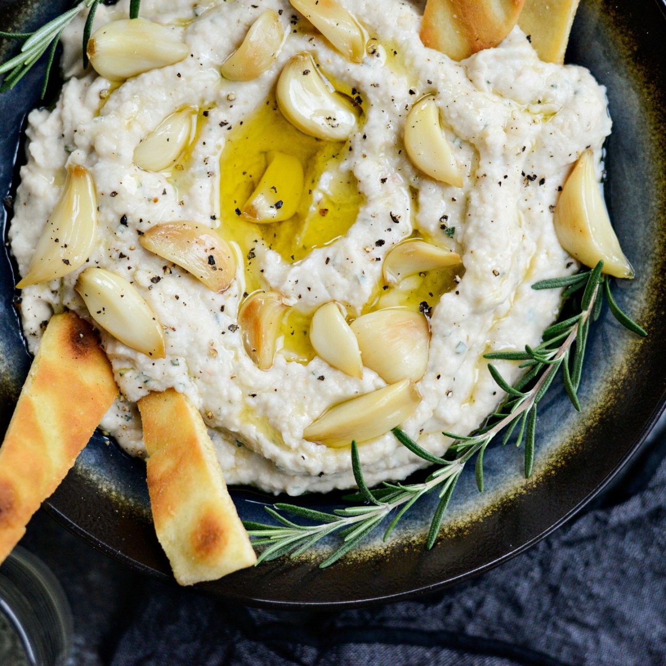 Garlicky White Bean Dip