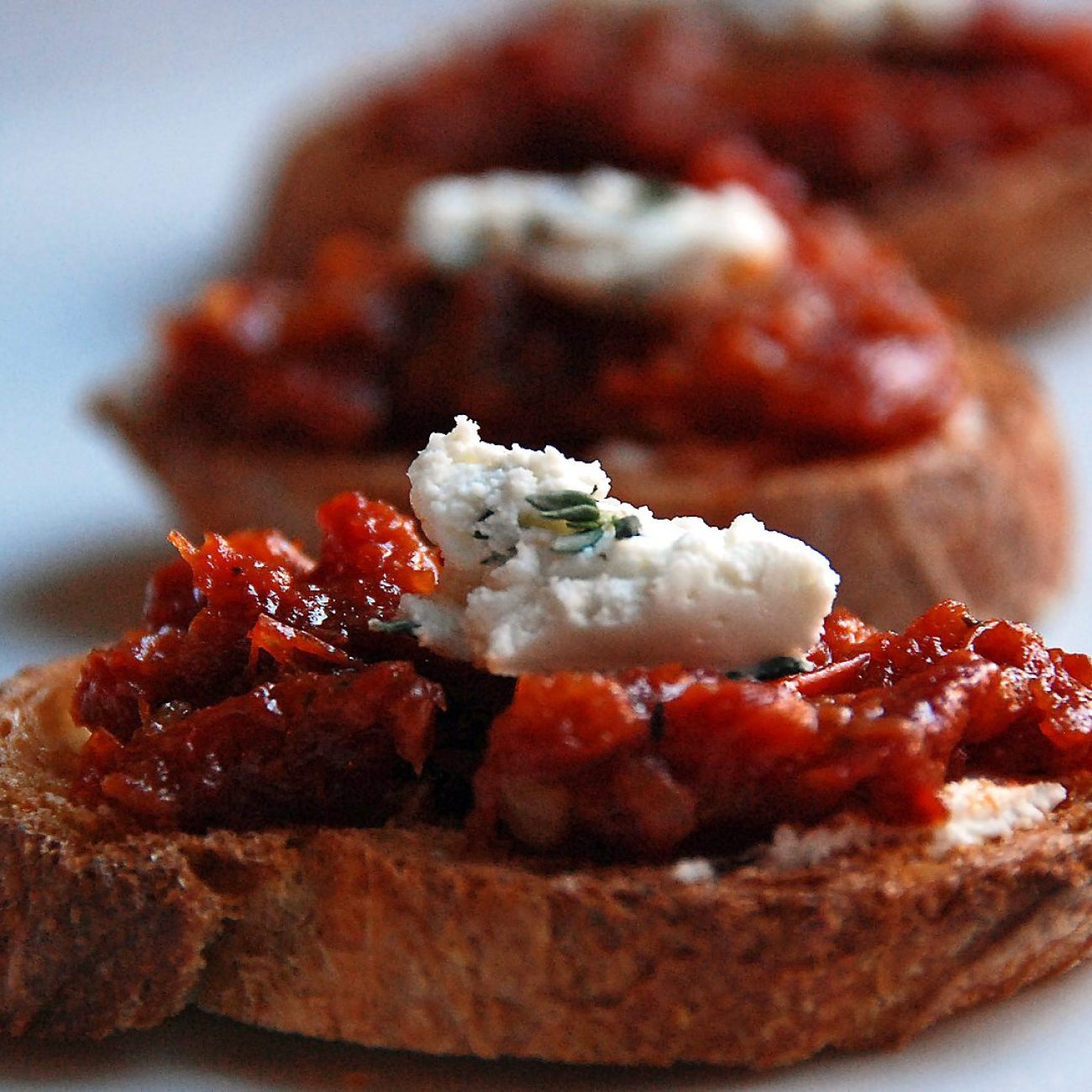 Goat Cheese And Sun-Dried Tomato Crostini