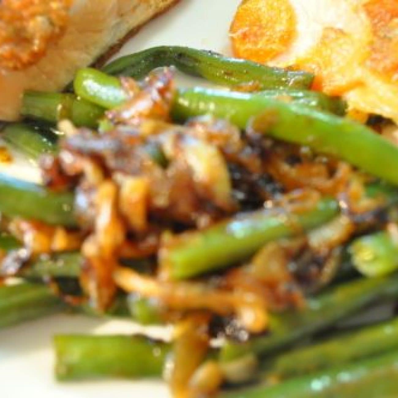 Green Beans With Caramelized Onions