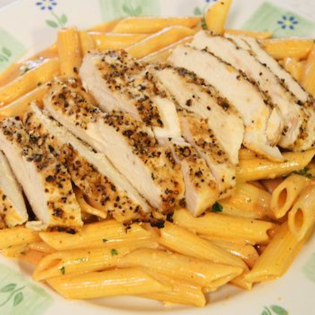 Grilled Chicken Breast With Creamy Red