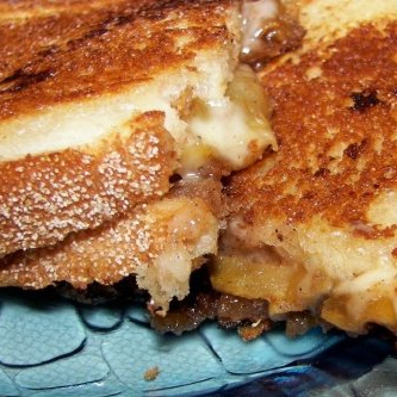 Grilled Havarti Sandwich With Spiced Apples