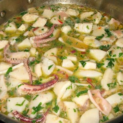 Grilled Squid With Red Wine Sauce