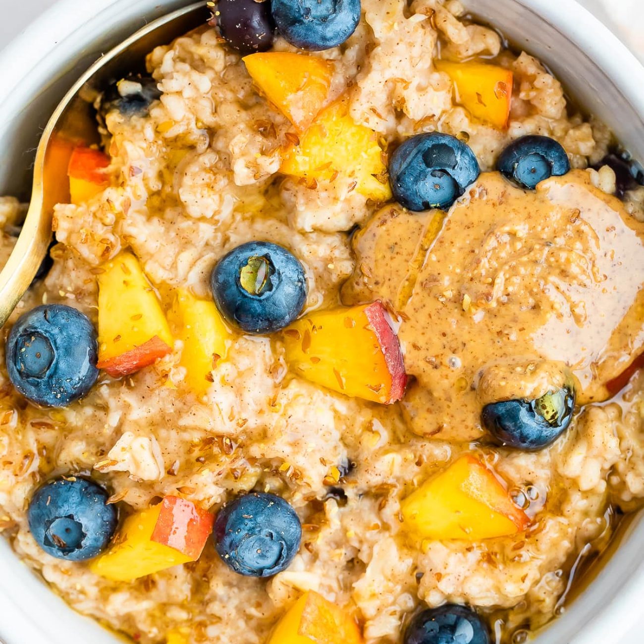 Healthy Blueberry Peach Oatmeal