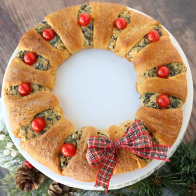 Holiday Cheese Spinach Pinwheel Wreath