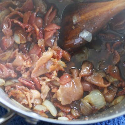 I Saw This Thing Called Bacon Jam Being Served On One Of The Episodes Of Eat St. On Food Network. So Off I Went In Search Of A Recipe And Found This One By Not Quite Nigella. I Did Make A Slight Adjustment.