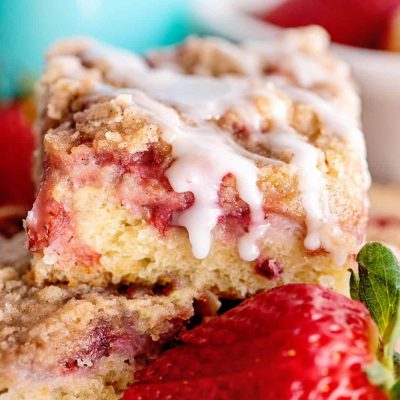 Irresistible Strawberry Pecan Streusel Coffee Cake Recipe