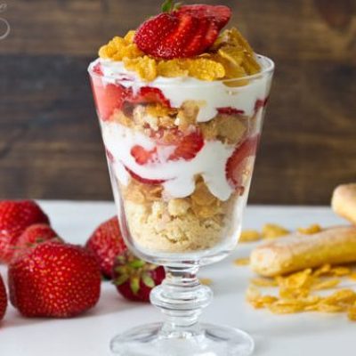 Layered Strawberry Breakfast Parfait: A Healthy Morning Delight