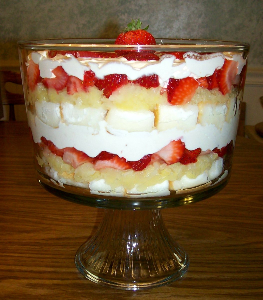 Layered Strawberry Trifle Cake Delight