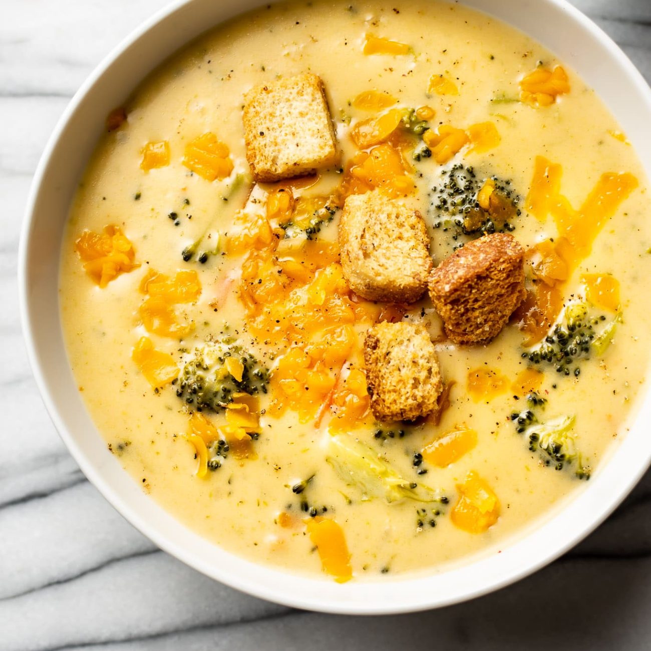 Low-Calorie Broccoli Cheese Soup Recipe – Only 2 Points Per Serving