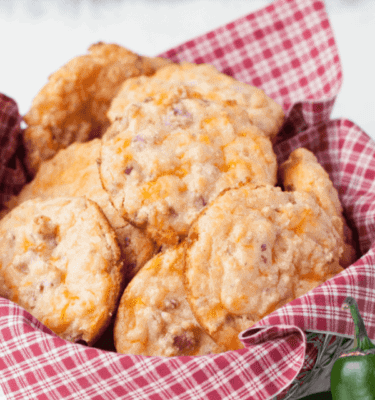 Low-Carb Jalapeno And Cheddar Muffin