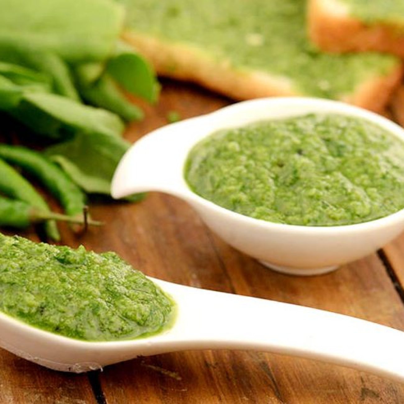 Mild Green Chutney For Sandwiches