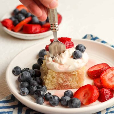 Moist Strawberry Soda Cake Recipe