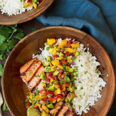 Moroccan Roasted Salmon With Mango Salsa