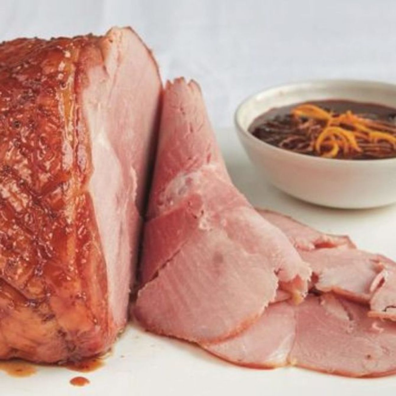 Mouthwatering Spiral Ham with Homemade Cumberland Sauce Recipe