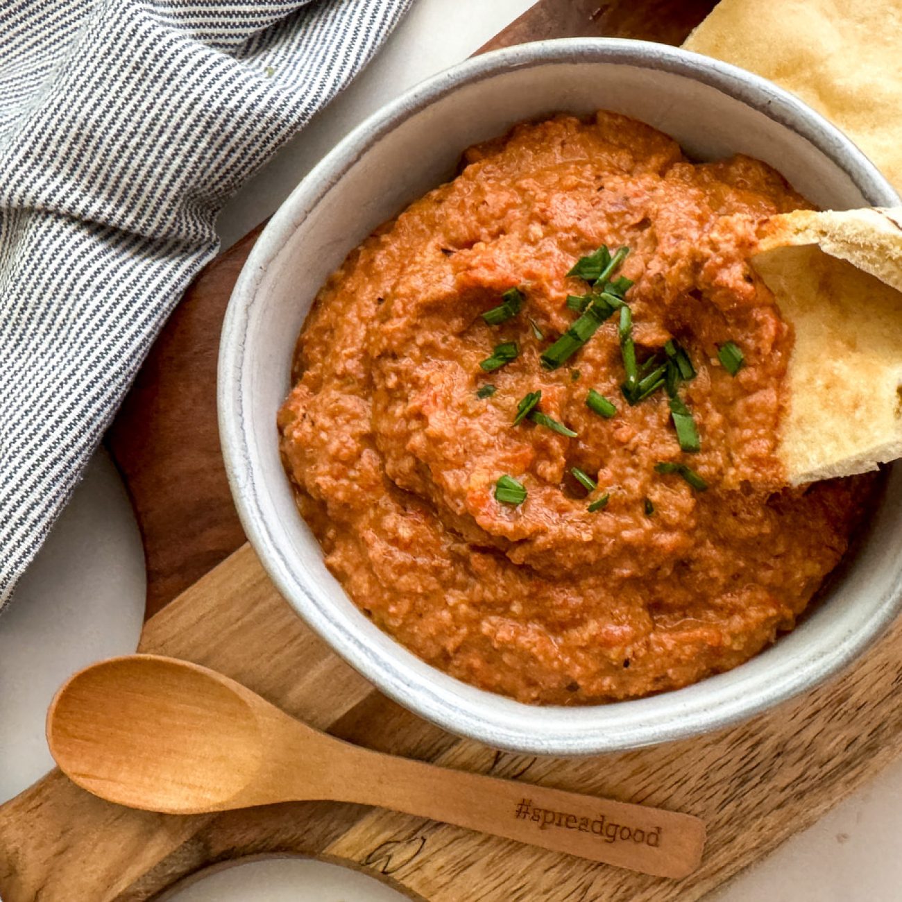 Muhamara – Middle Eastern Red Pepper Dip