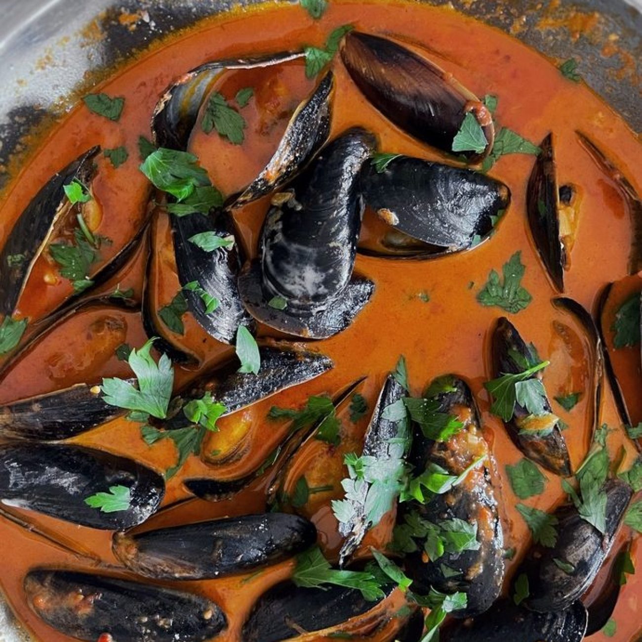 Mussels With Tomato And Garlic