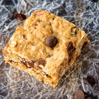 Oatmeal Raisin Bar Cookies