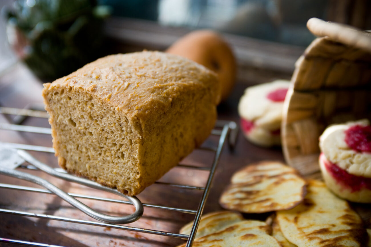 Old-Fashioned Anadama Bread