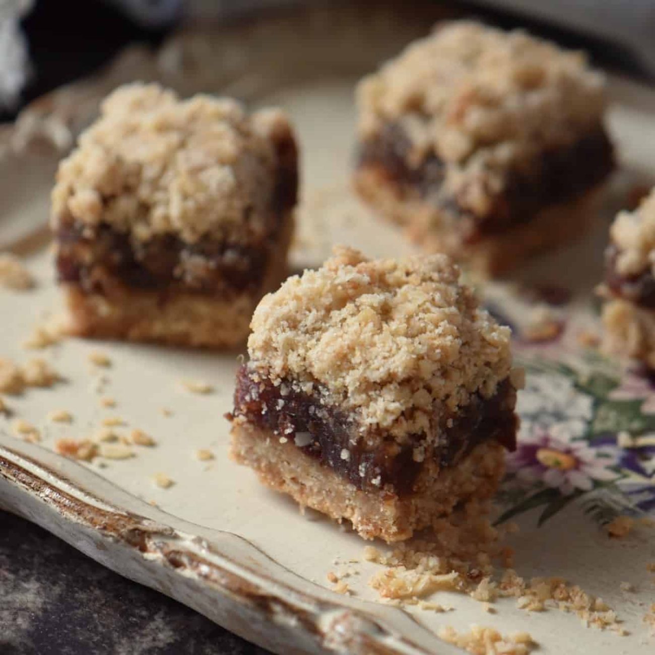 Old-Fashioned Date Bars