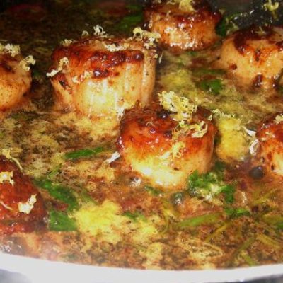 Pan-Seared Scallops With Herb Butter