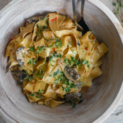 Pappardelle Pasta With Olives, Thyme, And