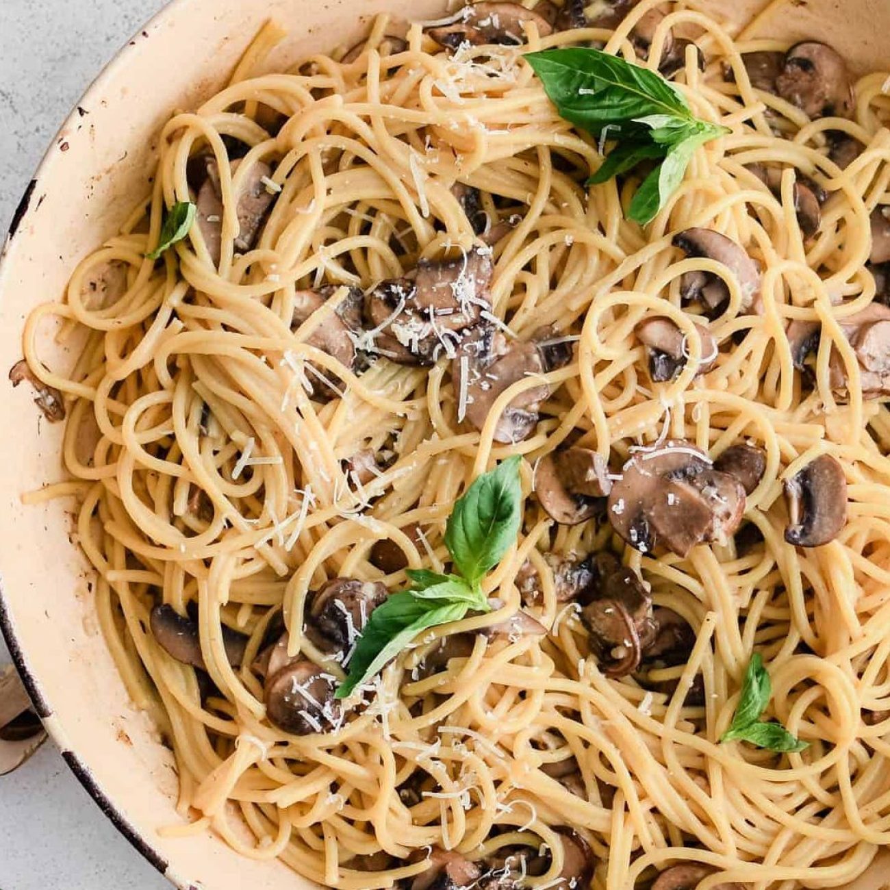 Pasta With Mushroom Garlic Sauce