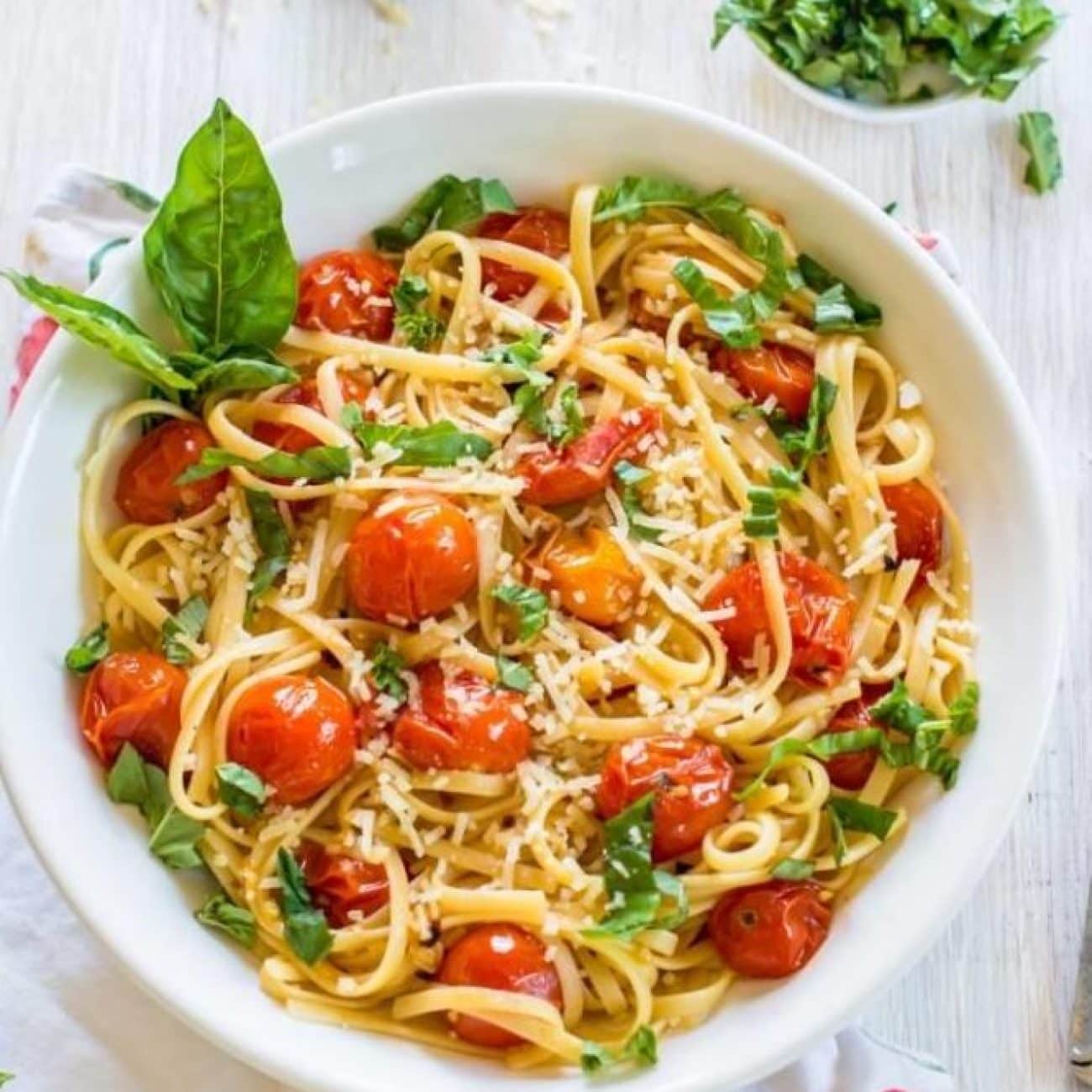 Pasta With Roasted Garlic, Cherry