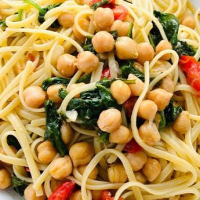 Pasta With Spinach, Chickpeas, And