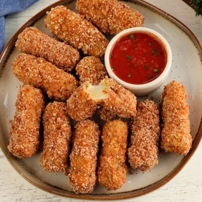 Perfect Mozzarella Sticks