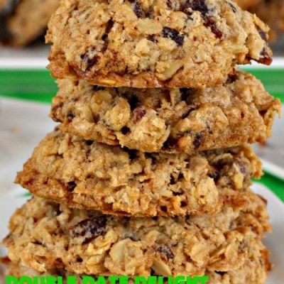 Perfectly Chewy Oatmeal Cookie Delight