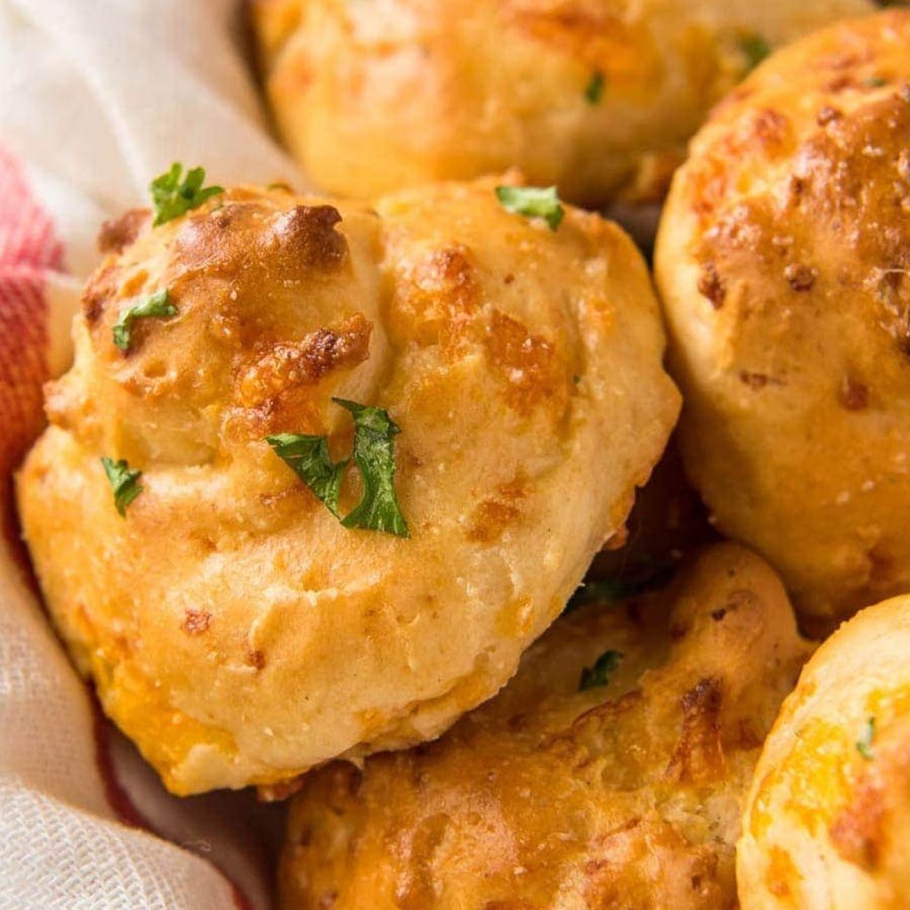 Red Lobster Garlic Cheese Biscuits