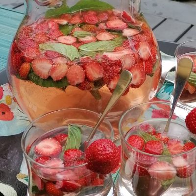 Refreshing German Strawberry Summer Punch Recipe