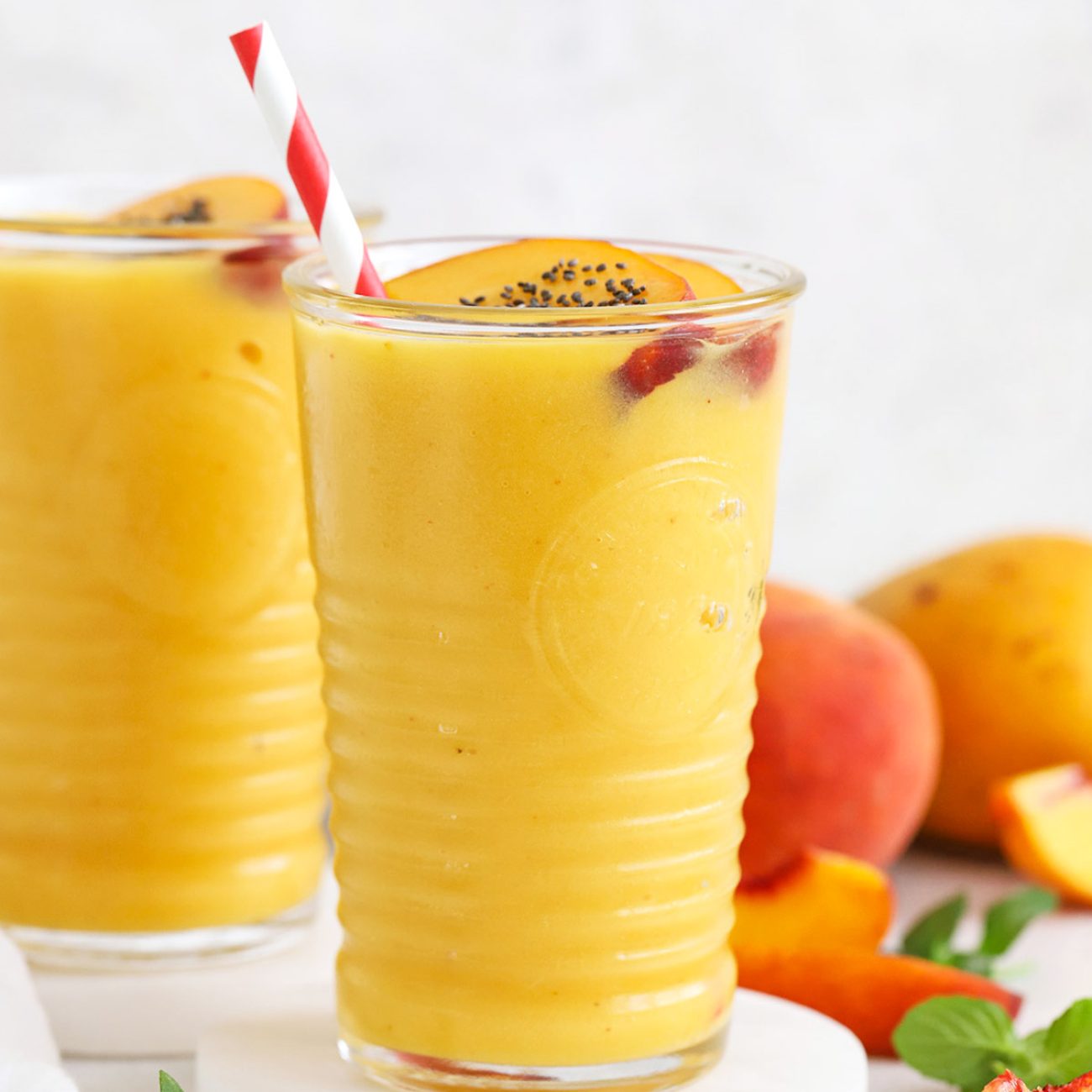 Refreshing Peach Paradise Smoothie: A Tropical Bliss