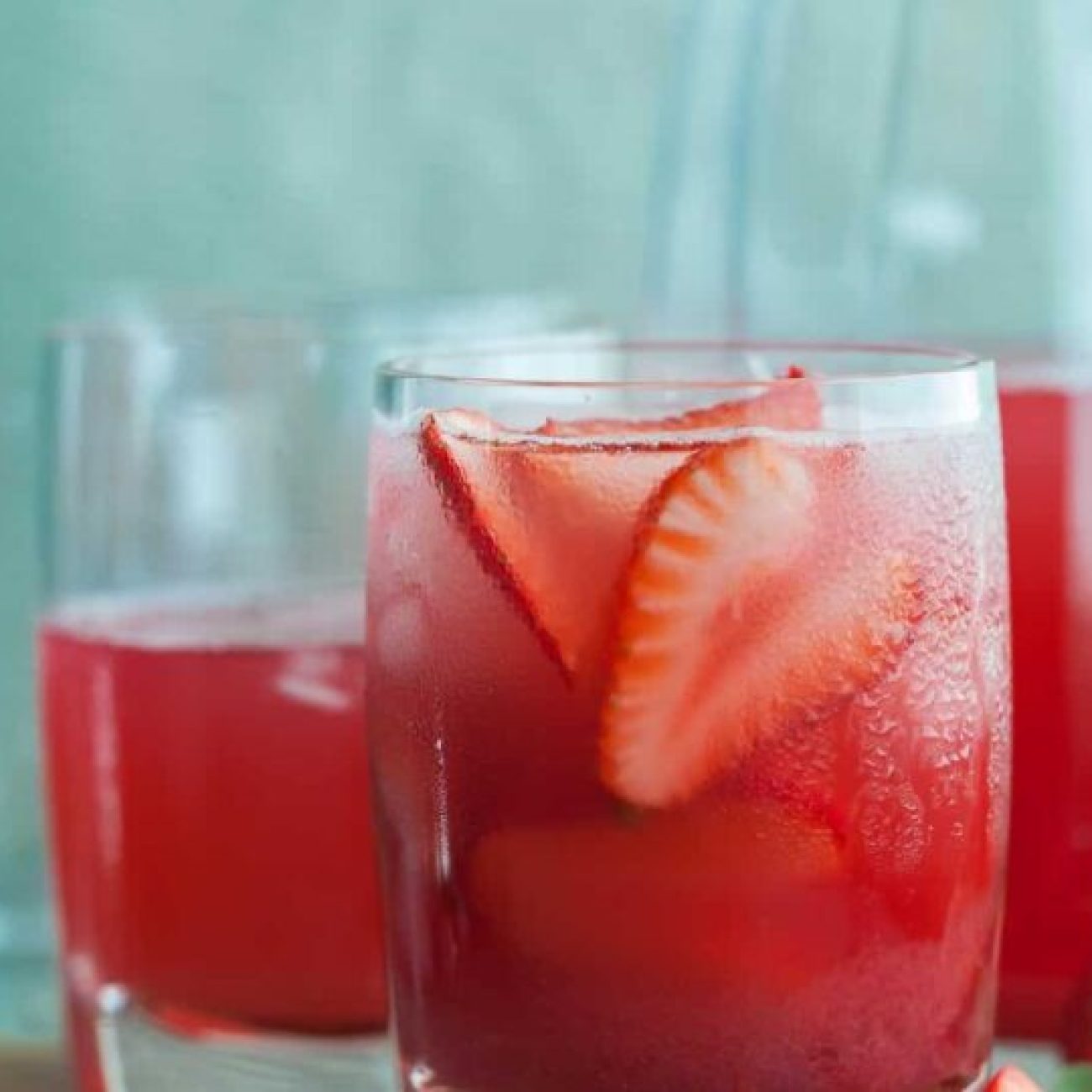 Refreshing Rhubarb Iced Tea for Summer Sipping