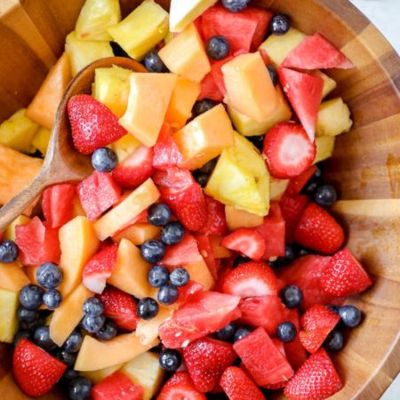 Refreshing Strawberry-Orange Salad with a Hint of Cardamom