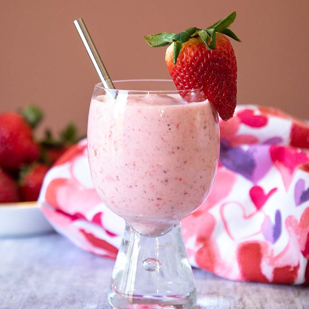 Refreshing Strawberry Yogurt Smoothie Delight