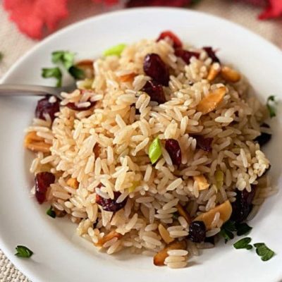 Rice With Almonds And Raisins