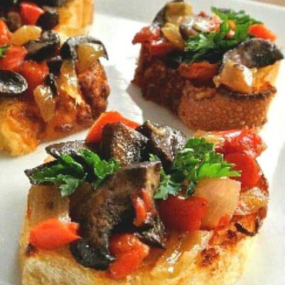 Roasted Mushroom Crostini