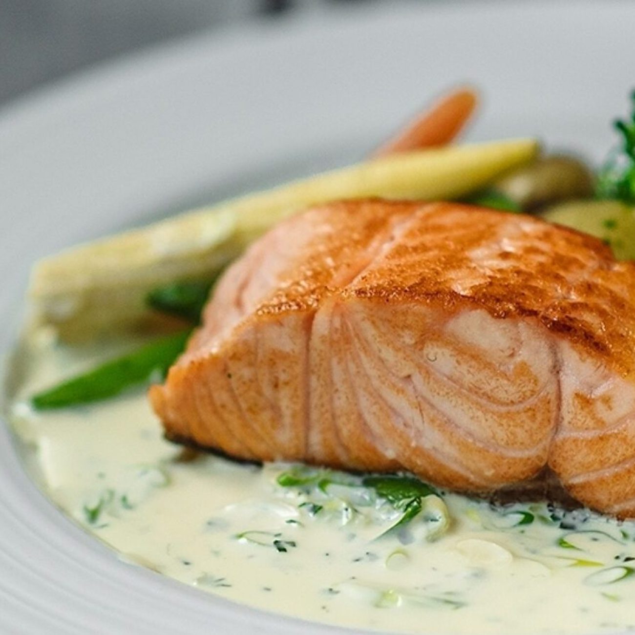 Salmon With Tarragon Sauce