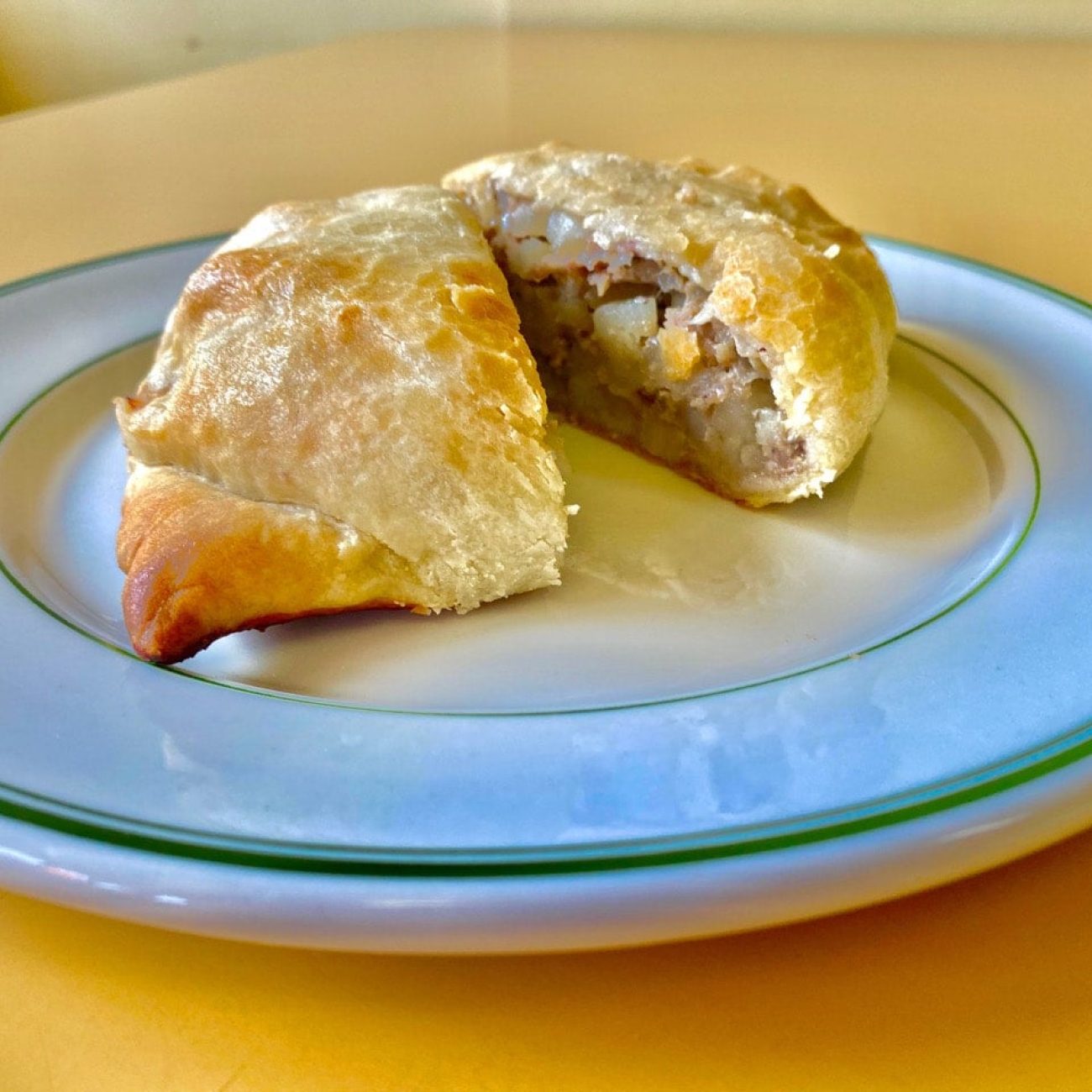 Saras Pasties