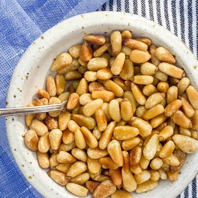 Sauted Spinach And Toasted Pine Nuts Recipe