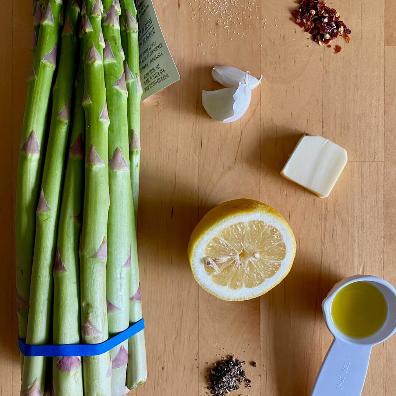 Sauteed Garlic Asparagus With Red Peppers