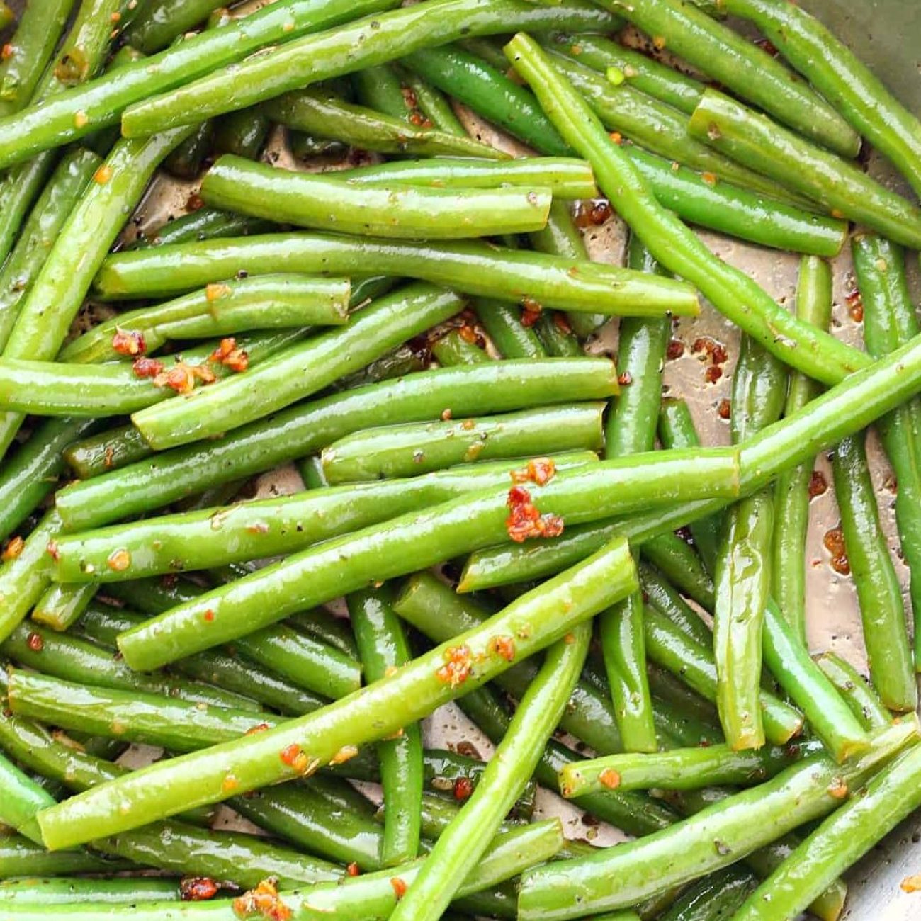 Sauteed Green Beans With Tomato & Garlic