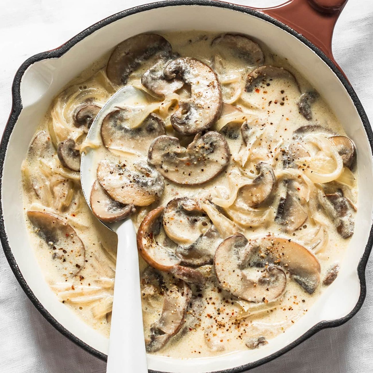 Savory Garlic Mushroom Delight in Rich Sauce