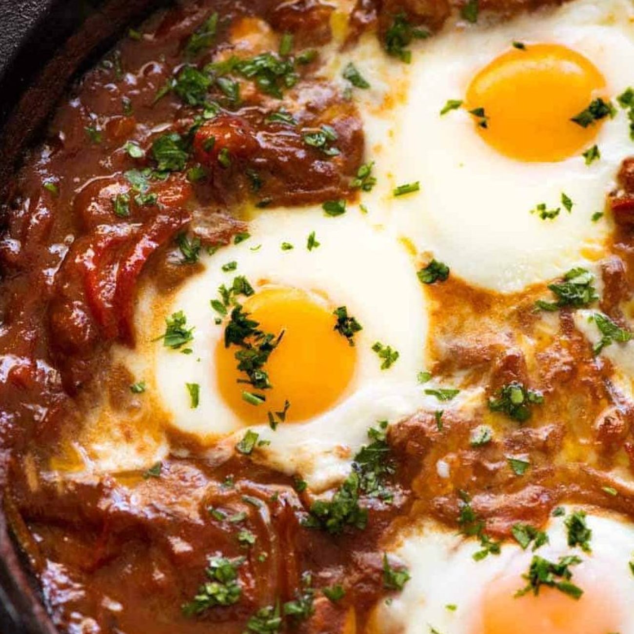 Shakshouka Eggs In Tomato And Pepper