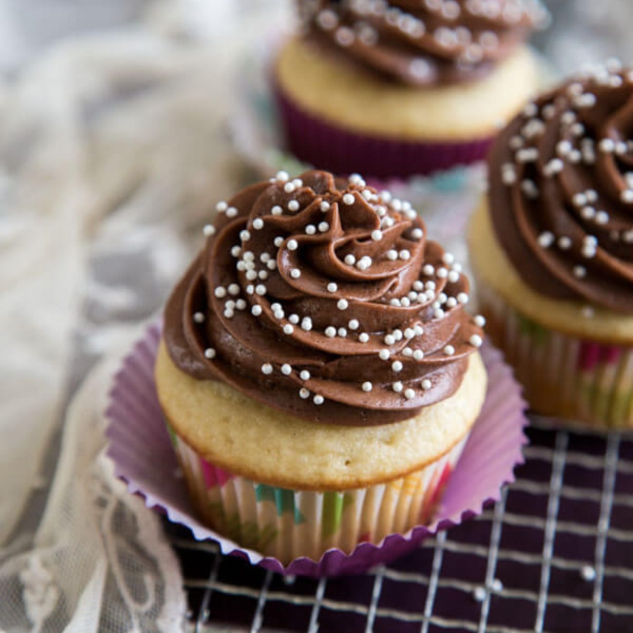 Simple Vanilla Cupcakes